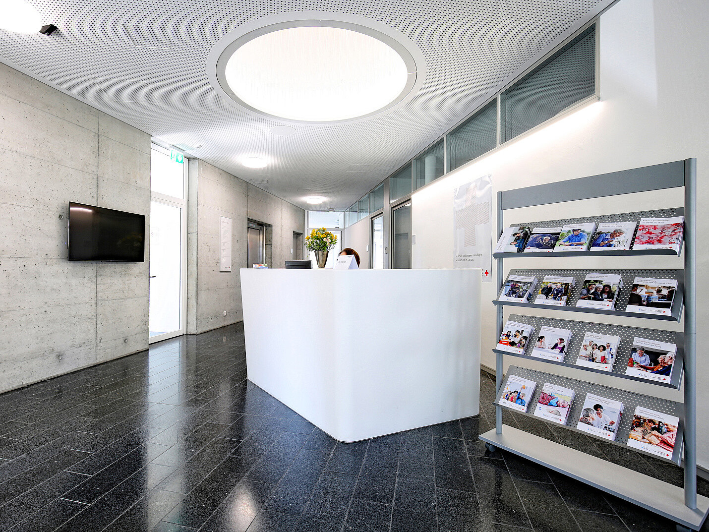 area reception aarau luce luminosa a soffitto