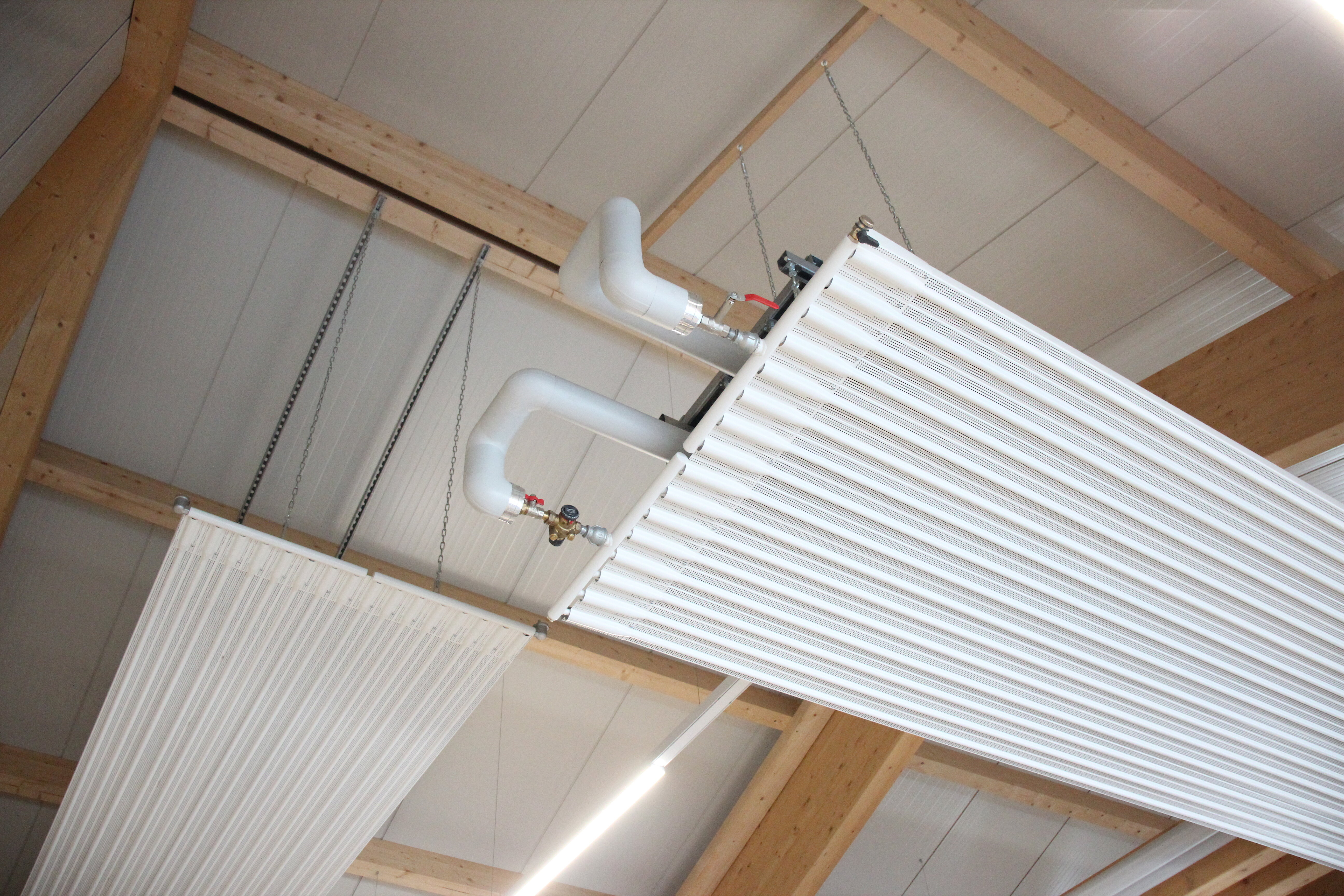 Panneau rayonnant de plafond